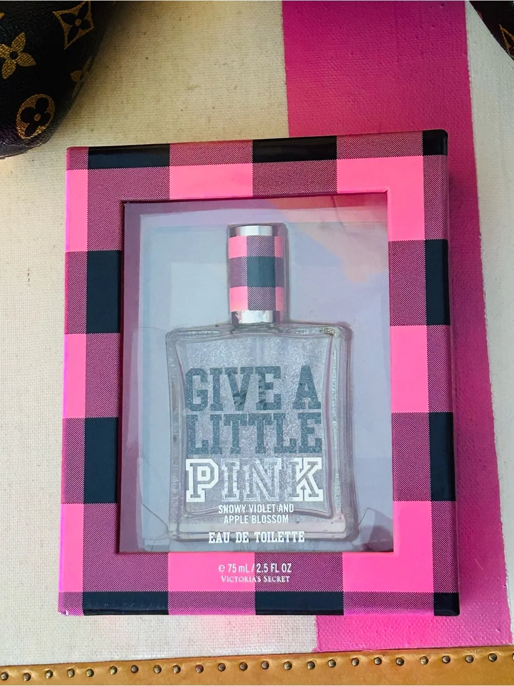 NIP collectable 🚨 Give A Little Eau de Toilette — Pink & Black Box - Picture 2 of 3